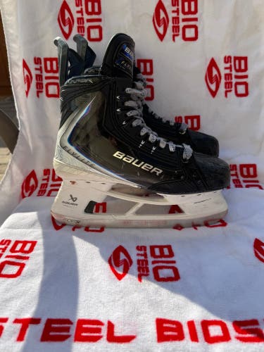 2025 Bauer Vapor Flylite Hockey Skates Size 5 (Used)