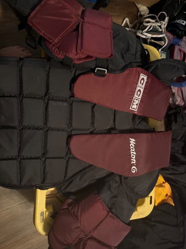 Large CCM Heaton Blockade Goalie Chest Protector (Used)