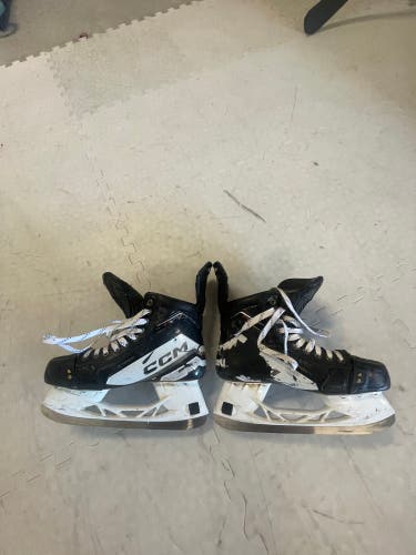 White 2023 CCM JetSpeed FT6 Pro Hockey Skates 8.5 (Used)