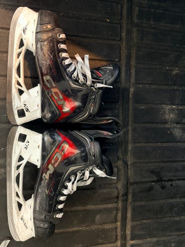 CCM JetSpeed FT8 Pro Hockey Skates Regular Width Size 3.5 (Used)