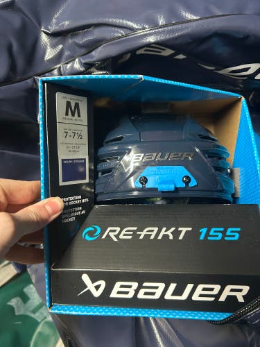 Medium Bauer Re-Akt 155 Helmet (New)