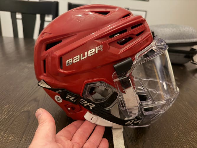 Small Bauer Re-Akt 155 Helmet (Used)