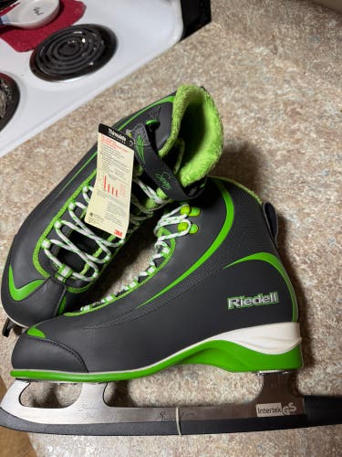 New size 11 Riedell Soar Men’s Figure Skates adult recreation recreational