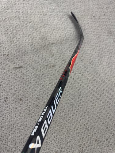 Junior Red Bauer Vapor Flylite Right Handed Hockey Stick P92 50 Flex (New)
