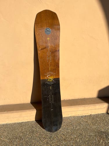 Men's Arbor Element Rocker Snowboard Without Bindings 157 cm (Used)
