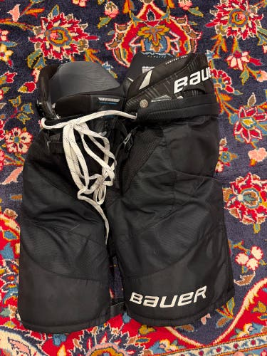 Men's Senior Medium Bauer Vapor Flylite Hockey Pants (Used)