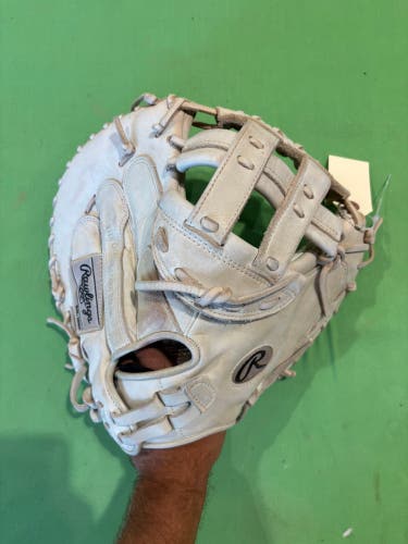 White Rawlings Liberty Advanced RH Catcher's Softball Glove 34"