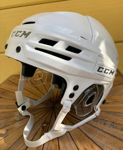 CCM Super Tacks X Helmet White Senior Small *Only Worn Once - Read Full Description*