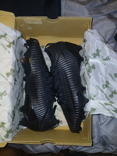 Men's Size M 10.5 (W 11.5) Adidas Low Top Turf Cleats (New)