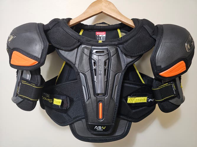 Junior Large CCM Tacks AS-V Pro Shoulder Pads (Used)