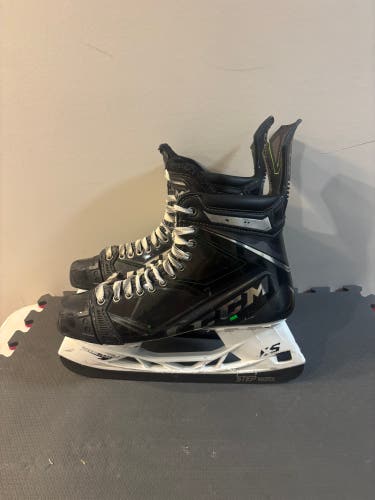 CCM Ribcor 100k Pro Hockey Skates Regular Width 12 (Used)