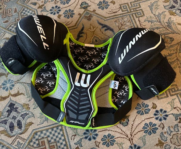 Small Junior Winnwell AMP 500 Shoulder Pads (Used)