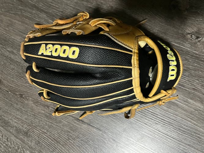 Wilson A2000 1787 RH Infield Baseball Glove 11.75" (Used)