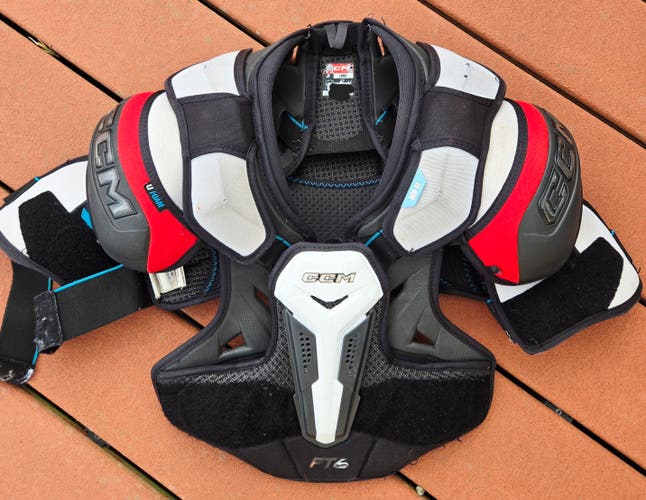 Large Junior CCM JetSpeed FT6 Shoulder Pads (Used)