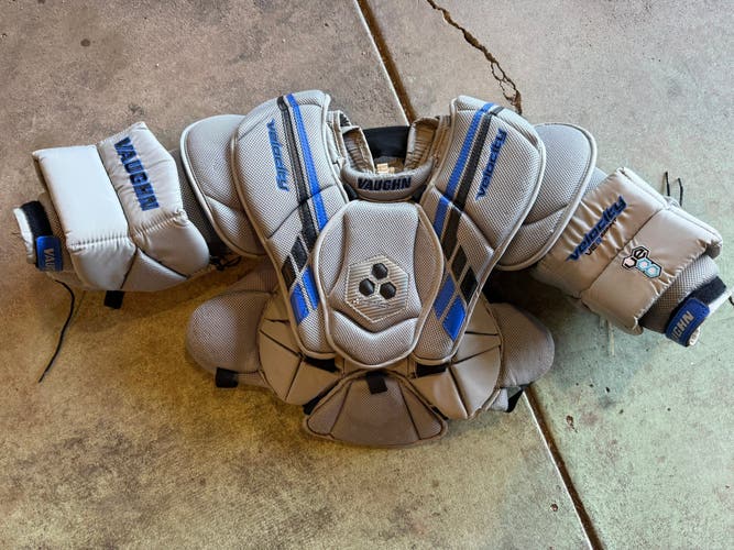 Small Vaughn Velocity VE8 XFP Goalie Chest Protector (Used)