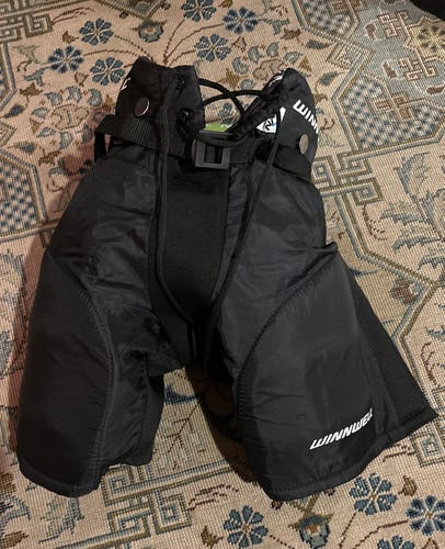 Youth Medium Winnwell AMP500 Hockey Pants (Used)