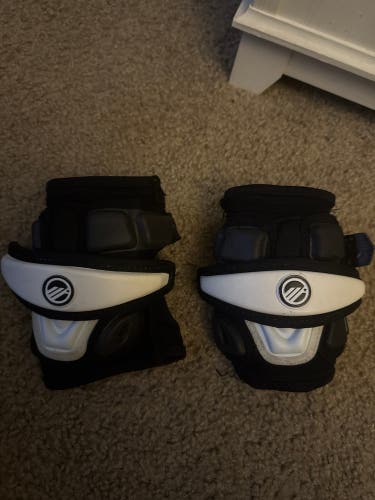 Medium Adult Maverik Wonderboy Arm Pads (Used)