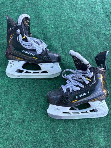 Junior Bauer Supreme M5 Pro Hockey Skates (Extra Wide) Size 3 (Used)