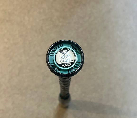 2025 Louisville Slugger Kryo Composite Bat (-10) 22 oz 32" (Used)