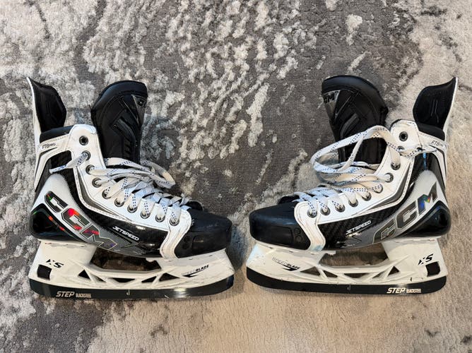 White 2026 CCM JetSpeed FT8 Pro Hockey Skates Regular Width 7 (Used)