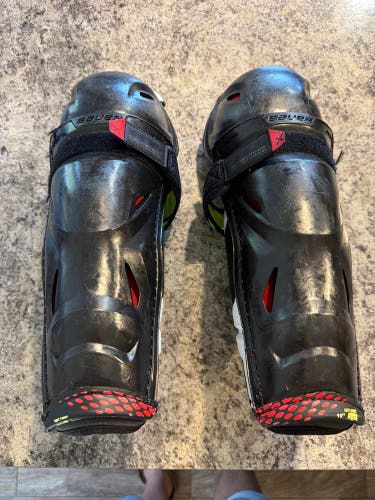 Junior Bauer Vapor Hyperlite 12" Shin Pads (Used)