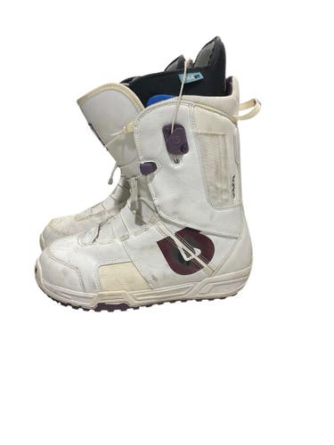 Used Burton MINT Womens Snowboard Boots White Senior 9 11847-S000038489