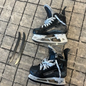 2024 Bauer Supreme M50 Pro Hockey Skates Regular Width Size 4 (Used)