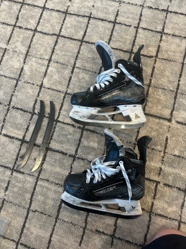 2024 Bauer Supreme M50 Pro Hockey Skates Regular Width Size 4 (Used)