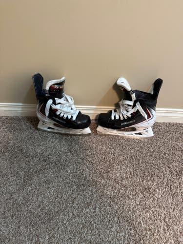 2026 Bauer Vapor XLTX Pro Hockey Skates Regular Width Size 3.5 (Used)