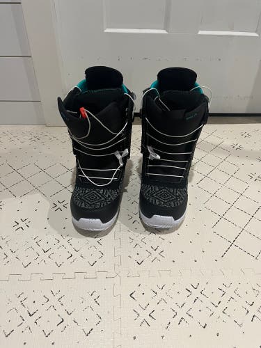 Burton Ritual Women’s Snowboard Boots, Size 8.5 — Ridden 2 Days