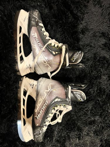 2021 Bauer Vapor Hyperlite Hockey Skates 6 (Used)