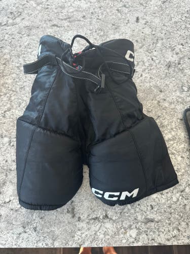 CCM Youth Large Hockey Pants – Black – Excellent Condition