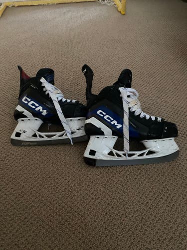 Blue CCM JetSpeed XTRA SE Hockey Skates Regular Width 7.5 (Used)