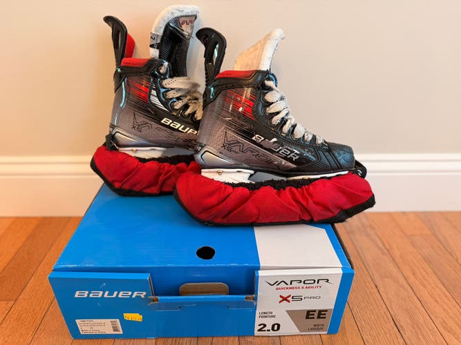 Black 2023 Bauer Vapor X5 Pro Hockey Skates Extra Wide Width Size 2 (Used)