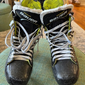 2024 Bauer Supreme M30 Hockey Skates Regular Width 7.5 (Used)