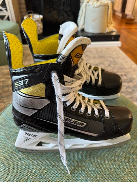 2020 Bauer Supreme S37 Hockey Skates Extra Wide Width 9.5 (Used)