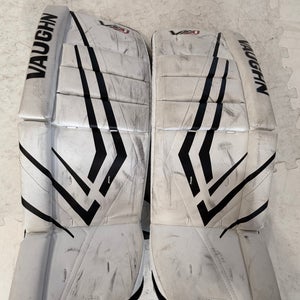24" Vaughn VX1 Goalie Leg Pads (Used)