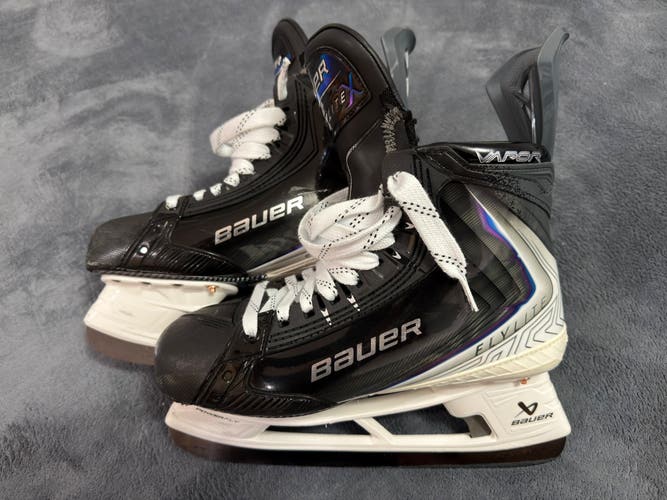 2025 Bauer Vapor Flylite Hockey Skates Wide Width 8.5 (Used)