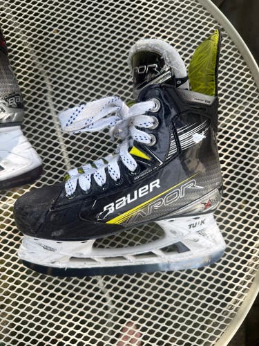2023 Bauer Vapor X4 Hockey Skates Regular Width Size 3 (Used)