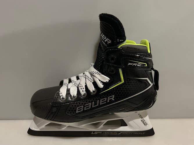 New Bauer Pro Goalie Skates - Intermediate Size 4 / Fit 1 NIB