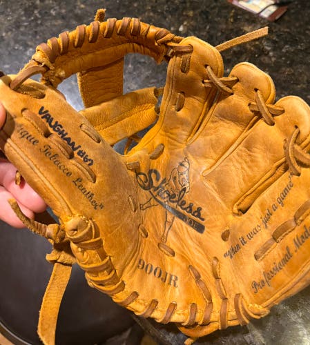 Shoeless Joe Pro Select RH Baseball Glove 9" (Used)