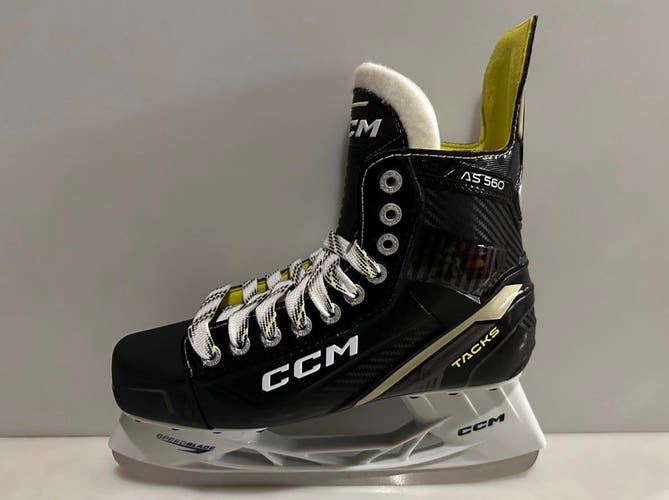 New CCM Tacks AS-560 Skates - Senior Size 7 NIB