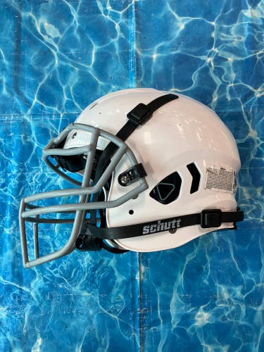 Youth XS Schutt Vengeance A11 Helmet (Used)