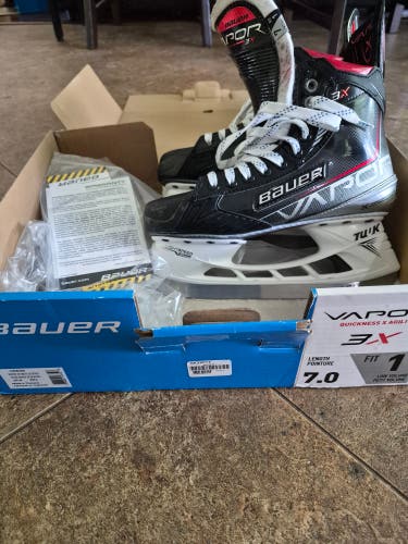 Bauer Vapor 3X Hockey Skates 7 Like new