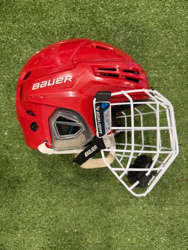 Bauer Re-Akt 70 Helmet | Small w/ Cage
