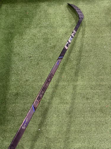 CCM Ribcor Trigger 9 Pro Hockey Stick | RH P28 Youth 30 Flex