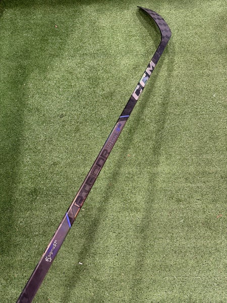 CCM Ribcor Trigger 9 Pro Hockey Stick | RH P28 Youth 30 Flex