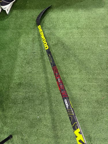 Sher-Wood Rekker Legend 2 Hockey Stick | LH P92 Senior 85 Flex