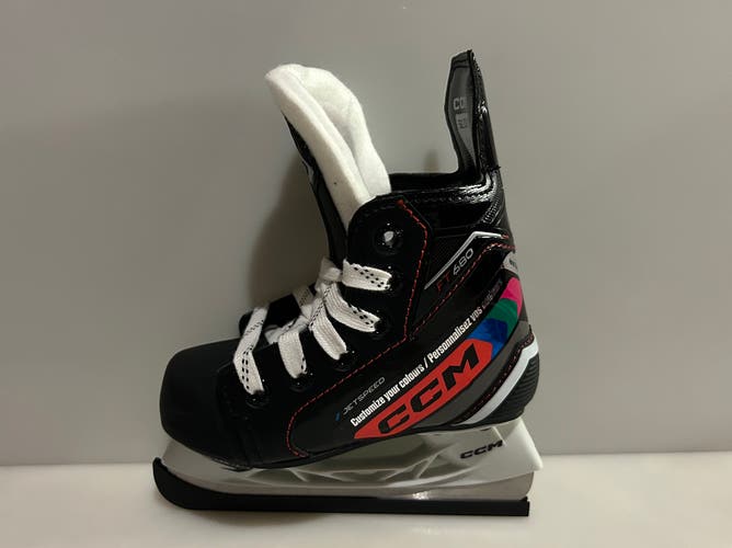 New CCM Jetspeed FT680 Hockey Skates - Youth Size 8