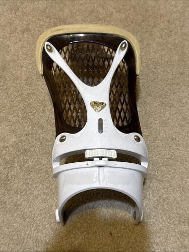 One Triad Snowboard binding High Back Medium Right White